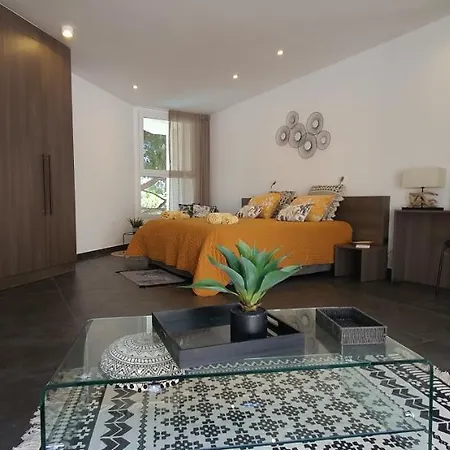 Al Lado Del Mar 