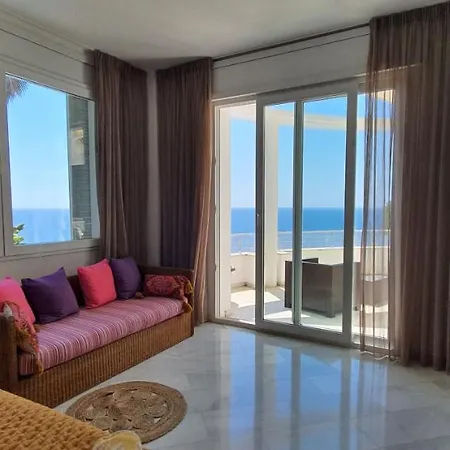 Al Lado Del Mar 